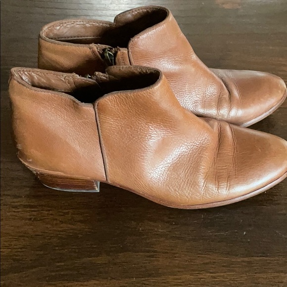 Size 9.5 Sam Edelman Booties - Picture 4 of 6
